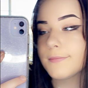 Meet your Posher, Alana